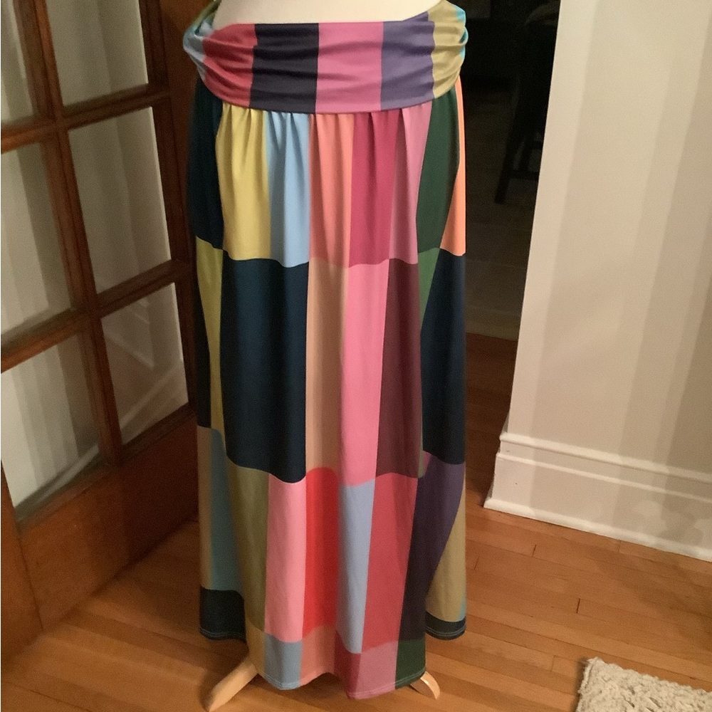 Beyond this plane gorgeous skirt and top set size 4X - Picture 9 of 13